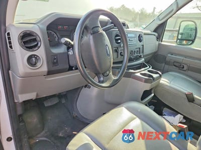 Zdjęcie 8 z 12 samochodu: 2017 FORD E350 BOX TRUCK VIN:1FDWE3FS1HDC32208 - miniatura