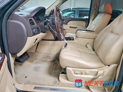 Zdjęcie 7 z 12 samochodu: 2014 GMC YUKON DENALI VIN:1GKS2EEFXER223747 - miniatura