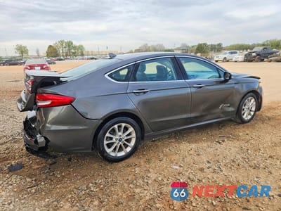 Trzecie zdjęcie samochodu z tyłu: 2019 FORD FUSION SEL VIN:3FA6P0MU1KR253971 - miniatura