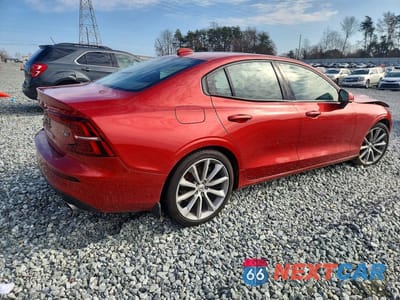 Trzecie zdjęcie samochodu z tyłu: 2019 VOLVO S60 T6 MOMENTUM VIN:7JRA22TK7KG017509 - miniatura