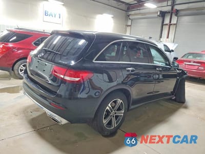 Trzecie zdjęcie samochodu z tyłu: 2018 MERCEDES-BENZ GLC 300 4MATIC VIN:WDC0G4KB0JV068153 - miniatura