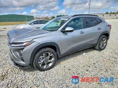 2025 CHEVROLET TRAX 1LT KL77LHEP0SC308195 - główne zdjęcie licytacji z USA - miniatura