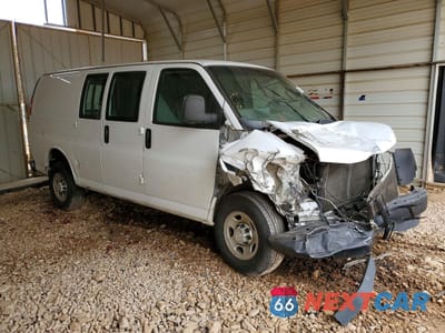 Czwarte zdjęcie samochodu z boku: 2017 CHEVROLET EXPRESS G2500 VIN:1GCWGAFF5H1346431 - miniatura