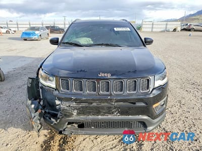 Piąte zdjęcie samochodu w środku: 2020 JEEP COMPASS LIMITED VIN:3C4NJDCB5LT208910 - miniatura