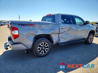 Trzecie zdjęcie samochodu z tyłu: 2018 TOYOTA TUNDRA LIMITED VIN:5TFHY5F11JX742280 - miniatura