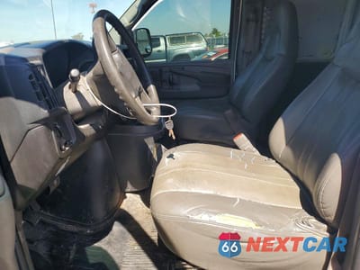 Zdjęcie 7 z 12 samochodu: 2006 CHEV EXPRESS G2500 VIN:1GCGG25V461151954 - miniatura