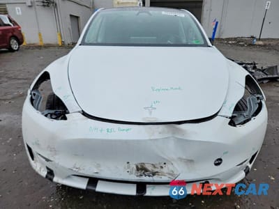 Piąte zdjęcie samochodu w środku: 2024 TESLA MODEL Y VIN:7SAYGDEE5RA329415 - miniatura