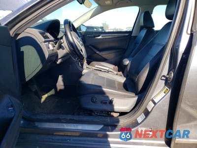 Zdjęcie 7 z 12 samochodu: 2016 VOLKSWAGEN PASSAT SE VIN:1VWBT7A39GC067395 - miniatura