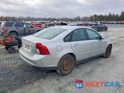 Trzecie zdjęcie samochodu z tyłu: 2010 VOLVO S40 2.4I VIN:YV1382MS2A2508323 - miniatura