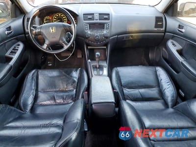 Zdjęcie 8 z 12 samochodu: 2007 HONDA ACCORD EX VIN:1HGCM56887A077992 - miniatura