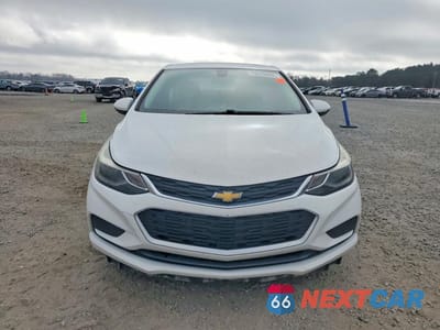 Piąte zdjęcie samochodu w środku: 2017 CHEVROLET CRUZE LT VIN:1G1BE5SM9H7209353 - miniatura
