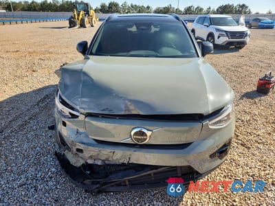 Piąte zdjęcie samochodu w środku: 2023 VOLVO XC40 RECHARGE ULTIMATE VIN:YV4ED3UM7P2048096 - miniatura