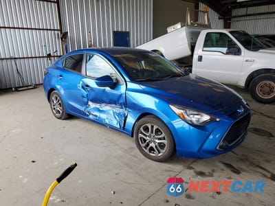 Czwarte zdjęcie samochodu z boku: 2019 TOYOTA YARIS LE VIN:3MYDLBYVXKY514372 - miniatura