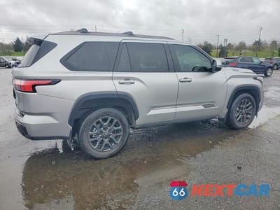 Trzecie zdjęcie samochodu z tyłu: 2025 TOYOTA SEQUOIA PLATINUM VIN:7SVAAABA1SX054274 - miniatura