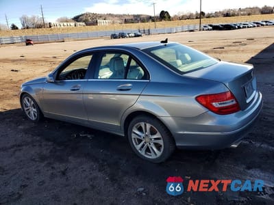 Drugie zdjęcie samochodu z przodu: 2012 MERCEDES-BENZ C 250 VIN:WDDGF4HBXCA656186 - miniatura