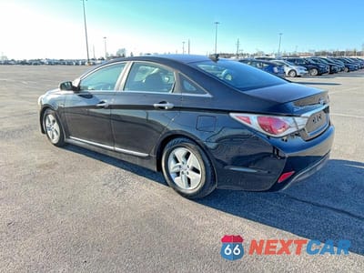 Trzecie zdjęcie samochodu z tyłu: 2012 HYUNDAI SONATA HYBRID BASE VIN:KMHEC4A4XCA038836 - miniatura