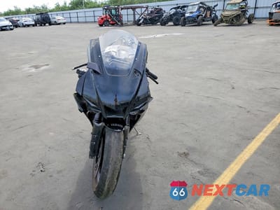 Drugie zdjęcie samochodu z przodu: 2023 YAMAHA YZFR1 VIN:JYARN66YXPA001035 - miniatura