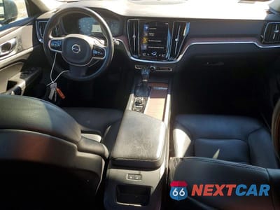 Zdjęcie 8 z 12 samochodu: 2021 VOLVO S60 T6 MOMENTUM VIN:7JRA22TK3MG094932 - miniatura