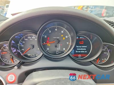 Zdjęcie 9 z 12 samochodu: 2016 PORSCHE CAYENNE VIN:WP1AA2A27GLA00596 - miniatura