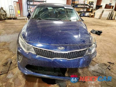 Piąte zdjęcie samochodu w środku: 2018 KIA OPTIMA S VIN:5XXGT4L35JG240678 - miniatura