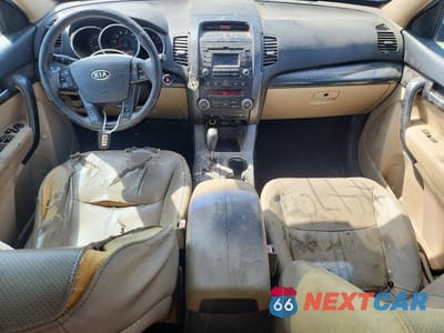 Zdjęcie 8 z 11 samochodu: 2011 KIA SORENTO EX VIN:5XYKU4A27BG161639 - miniatura