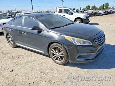 Czwarte zdjęcie samochodu z boku: 2015 HYUNDAI SONATA SPORT 2.0T VIN:5NPE34ABXFH095151 - miniatura