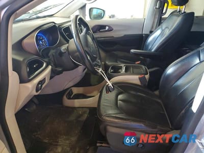 Zdjęcie 7 z 12 samochodu: 2018 CHRYSLER PACIFICA TOURING L VIN:2C4RC1BG4JR110829 - miniatura