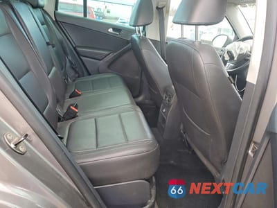 Zdjęcie 11 z 12 samochodu: 2011 VOLKSWAGEN TIGUAN S VIN:WVGBV7AX8BW513703 - miniatura