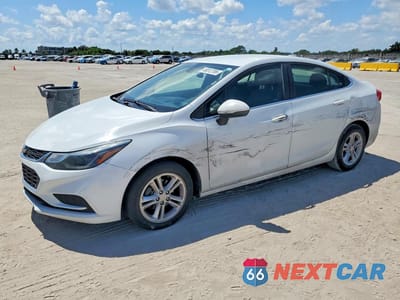 2017 CHEVROLET CRUZE LT 1G1BE5SM7H7226443 - główne zdjęcie licytacji z USA - miniatura