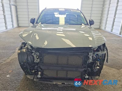 Piąte zdjęcie samochodu w środku: 2026 VOLVO XC40 PLUS VIN:YV4L12UC9T2746687 - miniatura