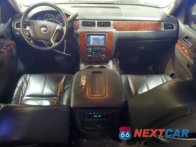 Zdjęcie 8 z 13 samochodu: 2010 CHEVROLET SUBURBAN K1500 LT VIN:1GNUKJE34AR187977 - miniatura