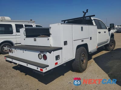 Trzecie zdjęcie samochodu z tyłu: 2022 GMC SIERRA C2500 HEAVY DUTY VIN:1GT58LE74NF259889 - miniatura