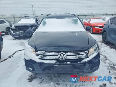 Piąte zdjęcie samochodu w środku: 2018 VOLKSWAGEN TIGUAN LIMITED VIN:WVGBV7AX9JK005729 - miniatura