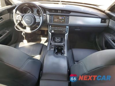 Zdjęcie 8 z 11 samochodu: 2018 JAGUAR XF PREMIUM VIN:SAJBJ4FX5JCY59524 - miniatura