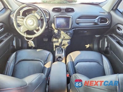 Zdjęcie 8 z 12 samochodu: 2019 JEEP RENEGADE LIMITED VIN:ZACNJBD15KPJ93970 - miniatura