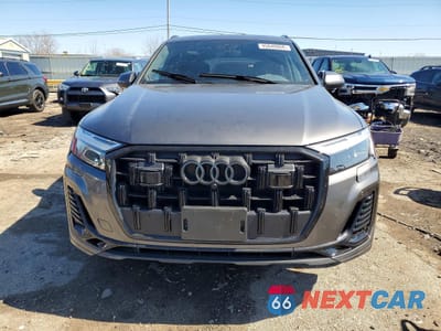 Piąte zdjęcie samochodu w środku: 2025 AUDI Q7 PREMIUM PLUS VIN:WA1LVBF79SD020428 - miniatura