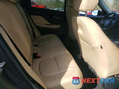 Zdjęcie 11 z 13 samochodu: 2018 JAGUAR F-PACE PREMIUM VIN:SADCJ2FX6JA324936 - miniatura