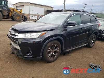 2018 TOYOTA HIGHLANDER LE 5TDBZRFH0JS494052 - główne zdjęcie licytacji z USA - miniatura