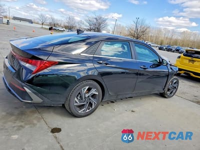 Trzecie zdjęcie samochodu z tyłu: 2025 HYUNDAI ELANTRA SEL CONVENIENCE VIN:KMHLS4DGXSU907335 - miniatura