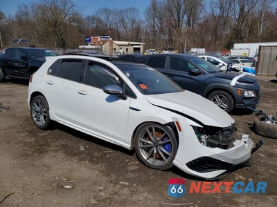 Czwarte zdjęcie samochodu z boku: 2024 VOLKSWAGEN GOLF R VIN:WVWFB7CD1RW224254 - miniatura