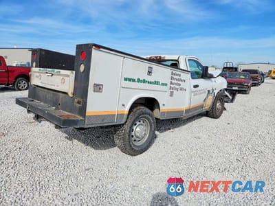Czwarte zdjęcie samochodu z boku: 2012 DODGE RAM CHASSIS CAB UTILITY / SERVICE TRUCK VIN:3C7WD4AT4CG328815 - miniatura