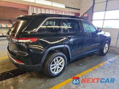 Trzecie zdjęcie samochodu z tyłu: 2024 JEEP GRAND CHEROKEE LAREDO VIN:1C4RJHAG0RC263017 - miniatura