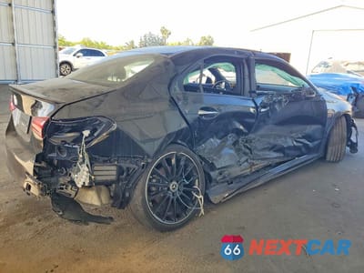 Trzecie zdjęcie samochodu z tyłu: 2022 MERCEDES-BENZ A 220 VIN:W1K3G4EB3NJ372482 - miniatura