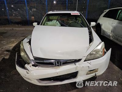 Piąte zdjęcie samochodu w środku: 2007 HONDA ACCORD VIN:1HGCM66527A073559 - miniatura