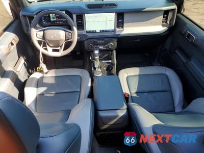 Zdjęcie 8 z 12 samochodu: 2024 FORD BRONCO OUTER BANKS VIN:1FMDE8BH1RLA97415 - miniatura