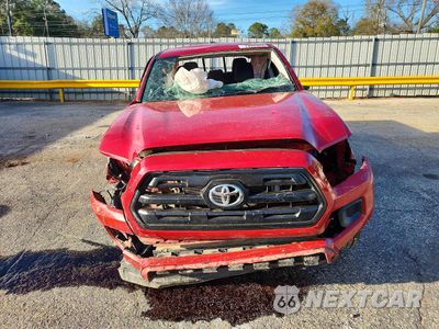 Piąte zdjęcie samochodu w środku: 2017 TOYOTA TACOMA SR VIN:5TFAX5GN5HX083796 - miniatura