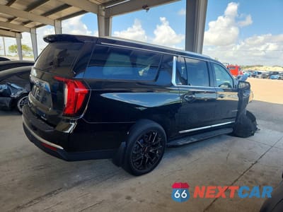 Trzecie zdjęcie samochodu z tyłu: 2023 GMC YUKON XL K1500 SLT VIN:1GKS2GKT2PR282106 - miniatura
