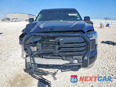 Piąte zdjęcie samochodu w środku: 2024 TOYOTA TUNDRA SR5 VIN:5TFLA5DB3RX217856 - miniatura