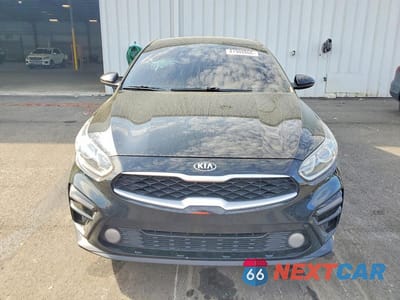 Piąte zdjęcie samochodu w środku: 2021 KIA FORTE LXS VIN:3KPF24AD3ME358770 - miniatura