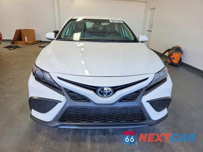 Piąte zdjęcie samochodu w środku: 2024 TOYOTA CAMRY SE VIN:4T1G11AK1RU904913 - miniatura